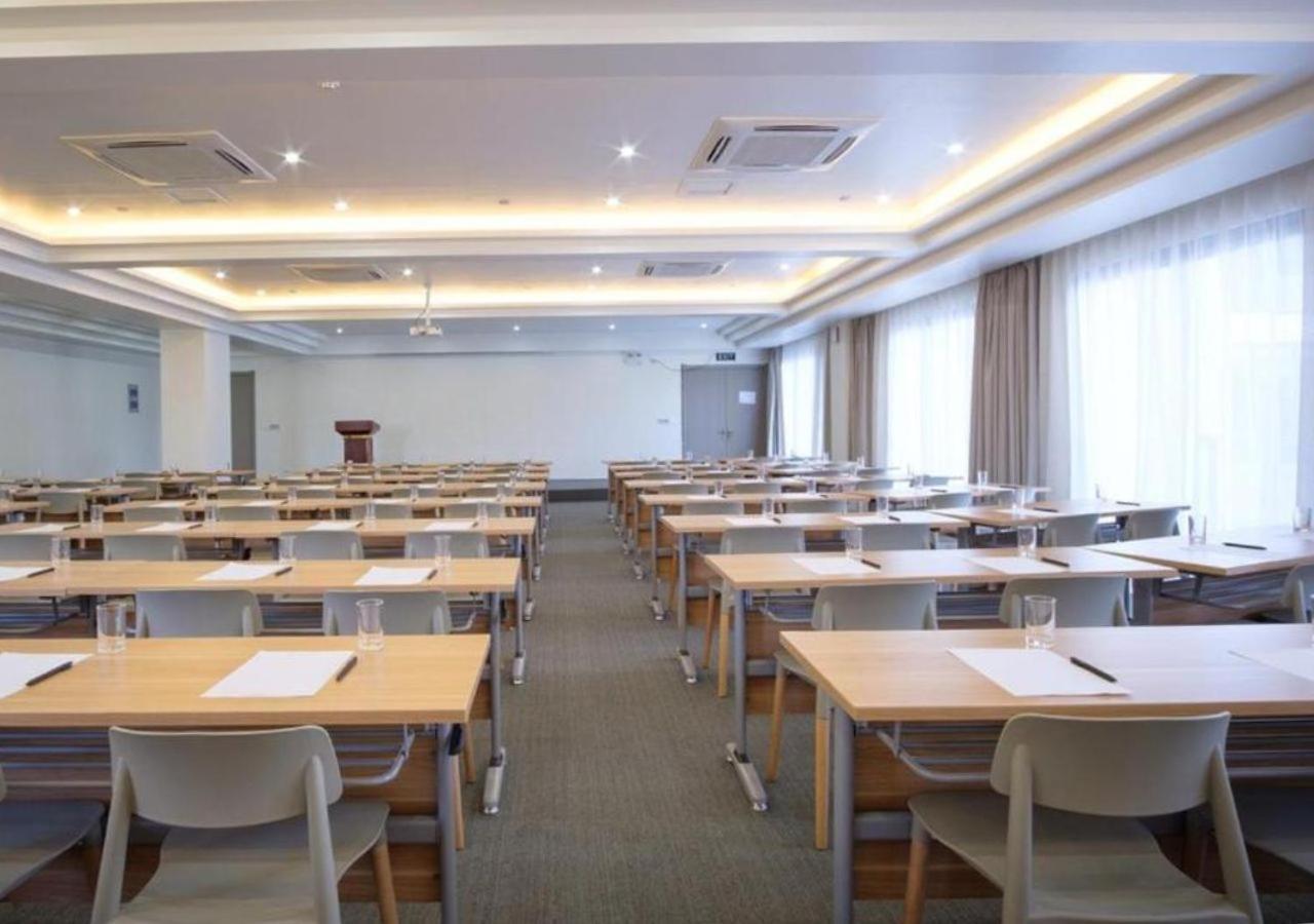 Nalagi Hotel Nadi Bagian luar foto