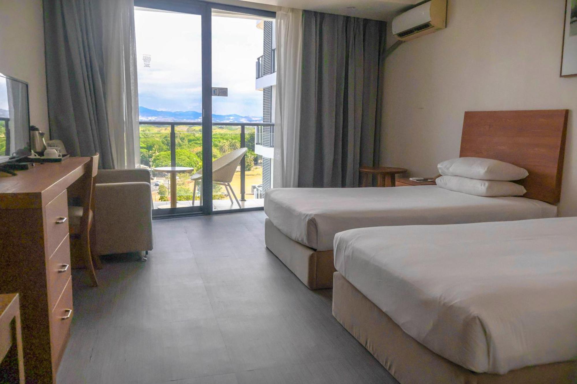 Nalagi Hotel Nadi Bagian luar foto