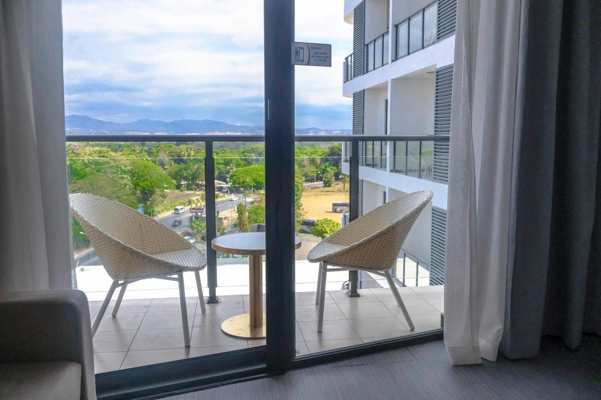Nalagi Hotel Nadi Bagian luar foto