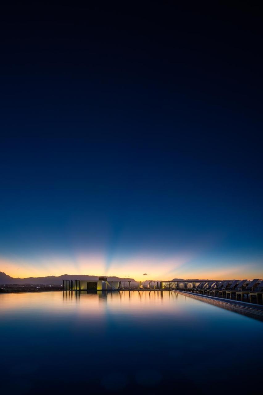 Nalagi Hotel Nadi Bagian luar foto